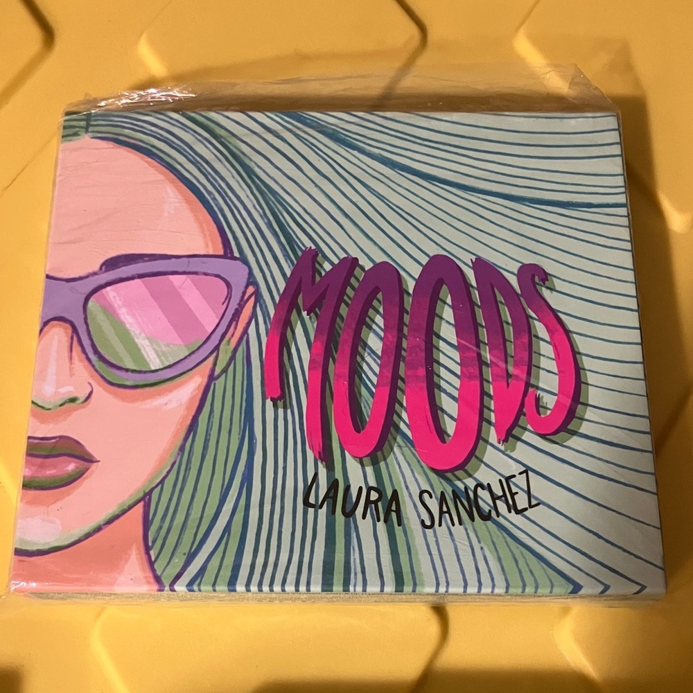 Laura Sanchez Moods Eyeshadow Palette